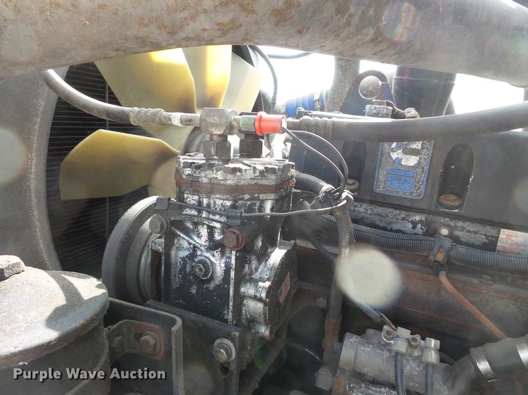 image for item DV9330 1994 International 9200 semi truck