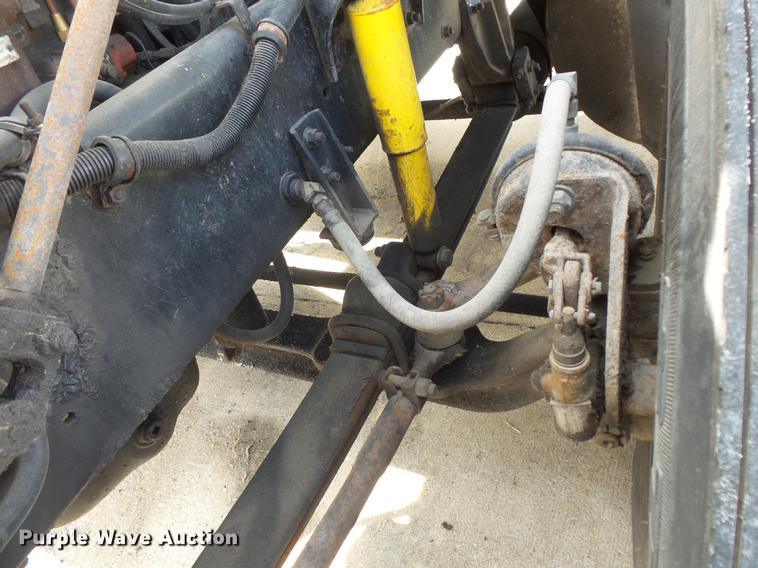 image for item DV9330 1994 International 9200 semi truck