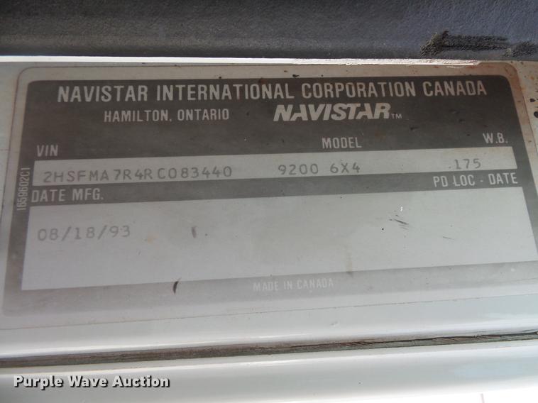 image for item DV9330 1994 International 9200 semi truck