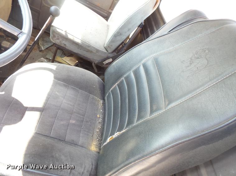 image for item DV9332 1978 Mack R686ST semi truck