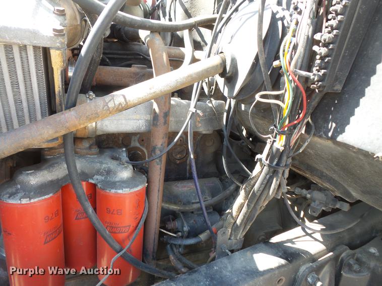 image for item DV9332 1978 Mack R686ST semi truck