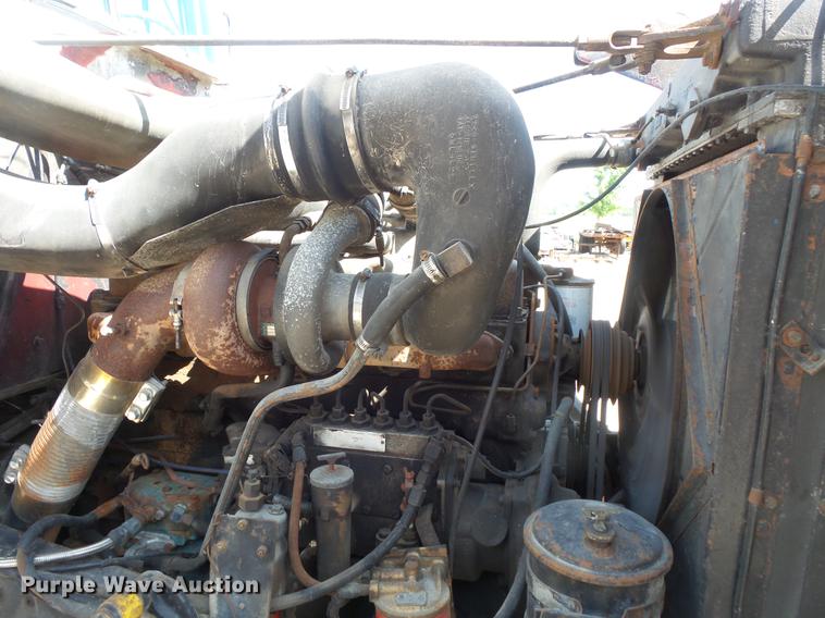 image for item DV9332 1978 Mack R686ST semi truck