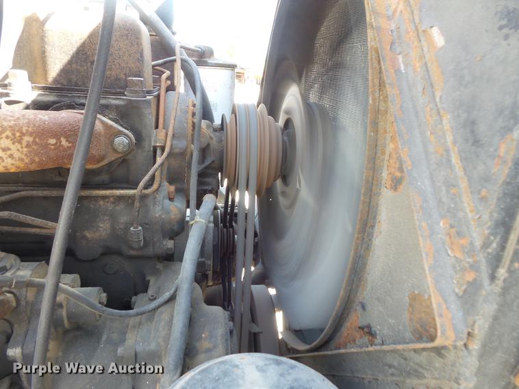 image for item DV9332 1978 Mack R686ST semi truck