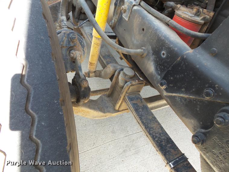 image for item DV9332 1978 Mack R686ST semi truck