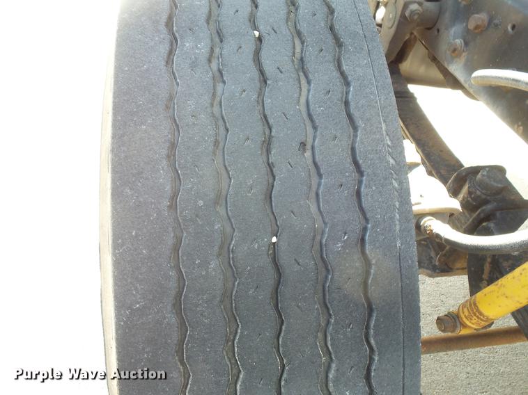 image for item DV9332 1978 Mack R686ST semi truck