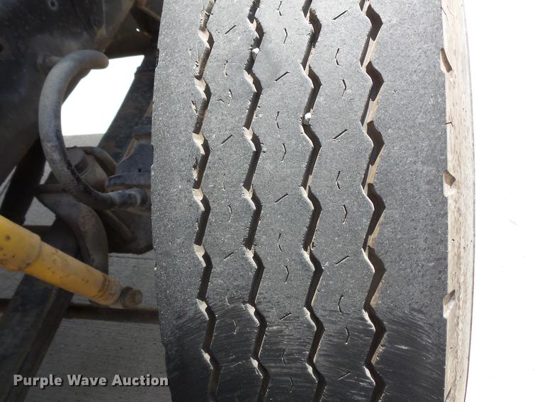 image for item DV9332 1978 Mack R686ST semi truck