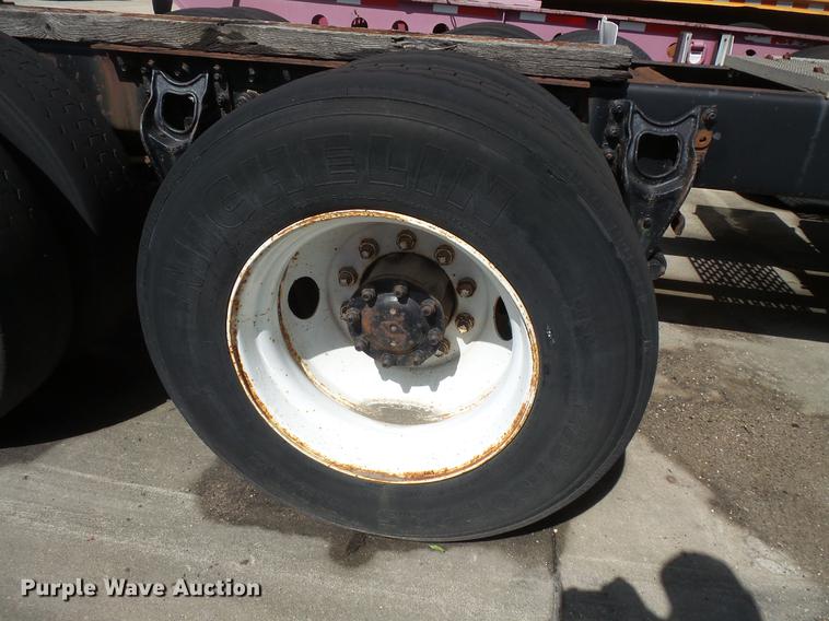 image for item DV9333 1994 International 9200 semi truck