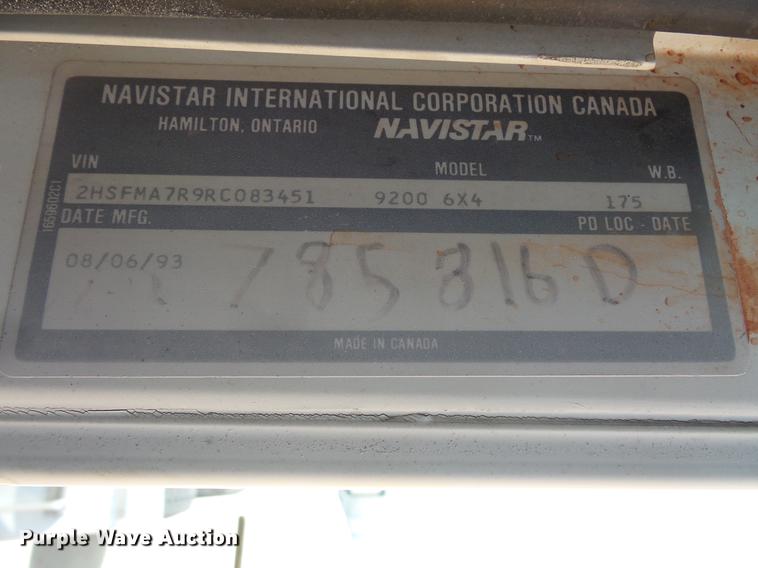 image for item DV9333 1994 International 9200 semi truck