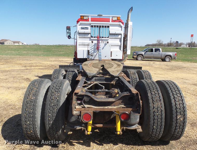 image for item DX9076 1993 Mack CH613 semi truck