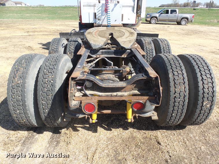 image for item DX9076 1993 Mack CH613 semi truck