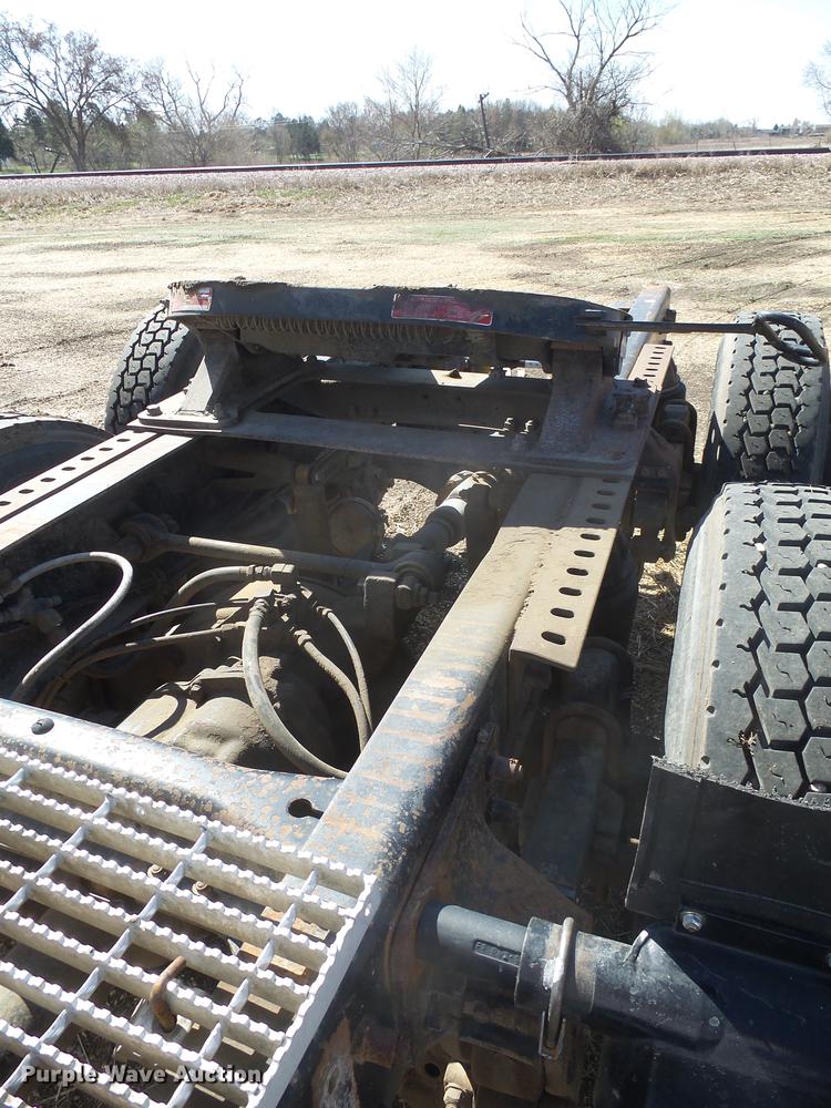 image for item DX9076 1993 Mack CH613 semi truck