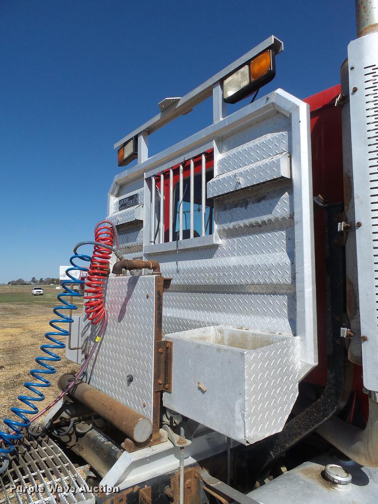 image for item DX9076 1993 Mack CH613 semi truck