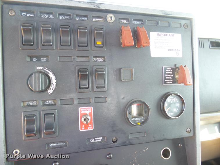 image for item DX9076 1993 Mack CH613 semi truck