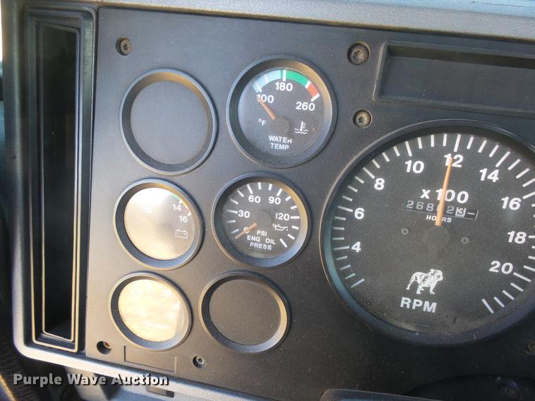 image for item DX9076 1993 Mack CH613 semi truck