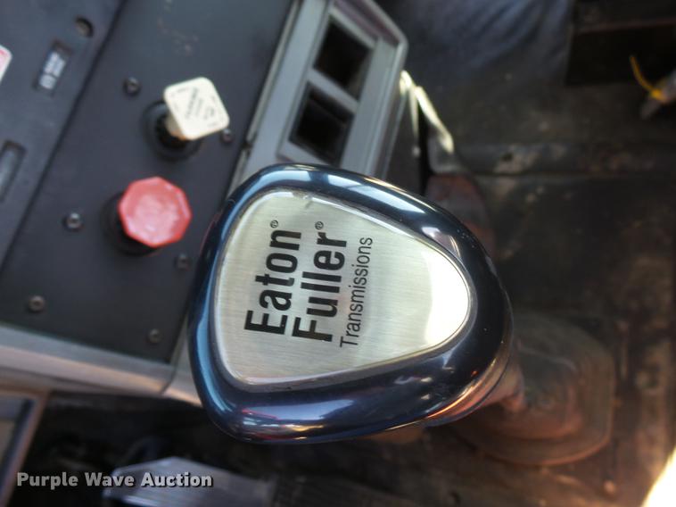 image for item DX9076 1993 Mack CH613 semi truck