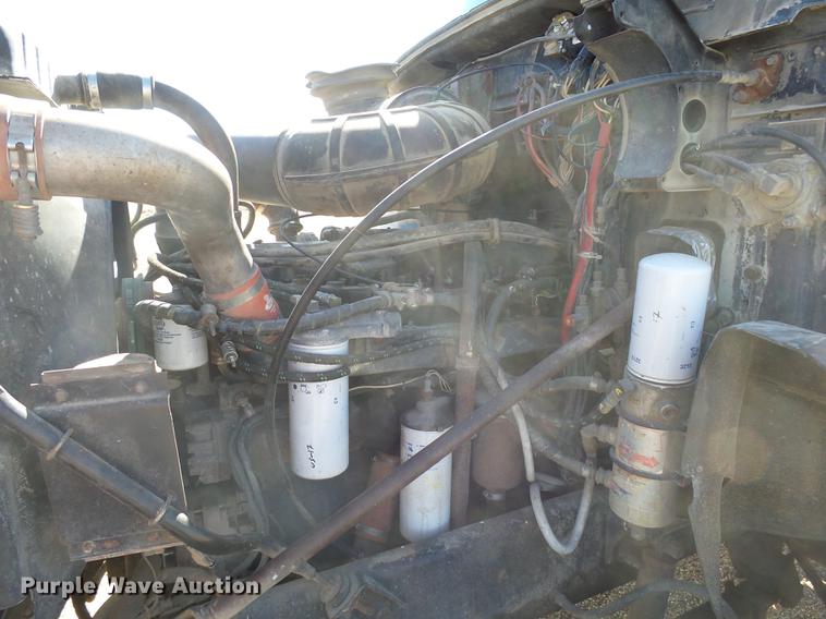 image for item DX9076 1993 Mack CH613 semi truck