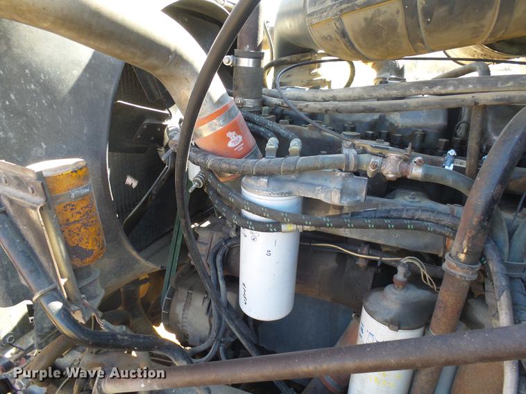 image for item DX9076 1993 Mack CH613 semi truck