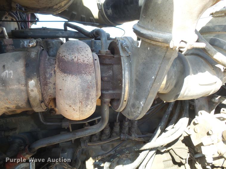 image for item DX9076 1993 Mack CH613 semi truck