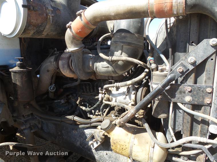 image for item DX9076 1993 Mack CH613 semi truck