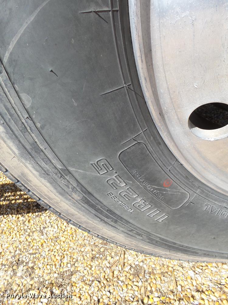 image for item DX9076 1993 Mack CH613 semi truck