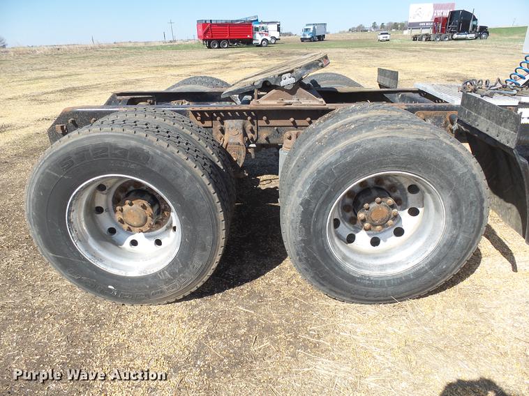 image for item DX9076 1993 Mack CH613 semi truck