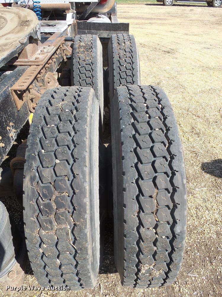 image for item DX9076 1993 Mack CH613 semi truck