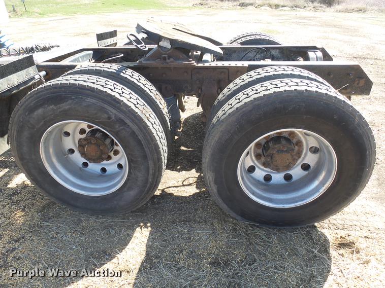 image for item DX9076 1993 Mack CH613 semi truck