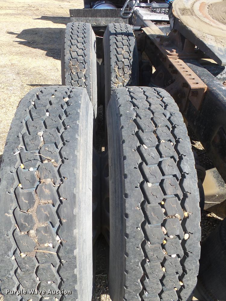 image for item DX9076 1993 Mack CH613 semi truck