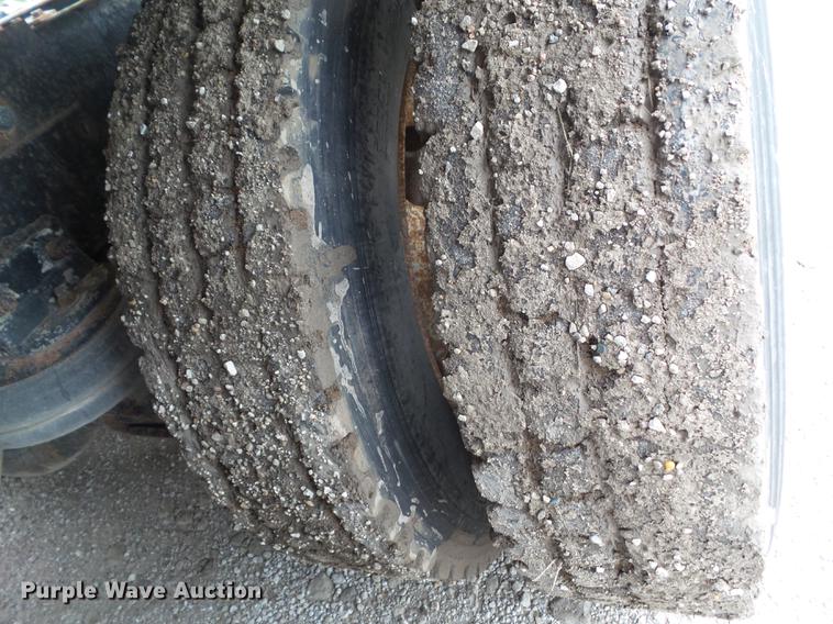 image for item DZ9370 1989 Freightliner COEFLA086 semi truck