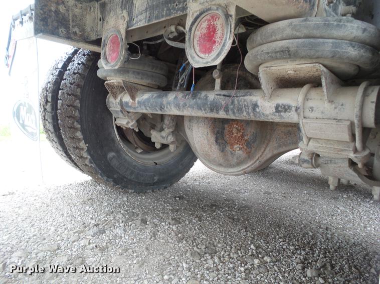 image for item DZ9370 1989 Freightliner COEFLA086 semi truck