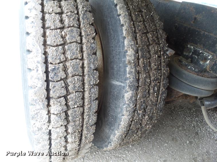 image for item DZ9370 1989 Freightliner COEFLA086 semi truck