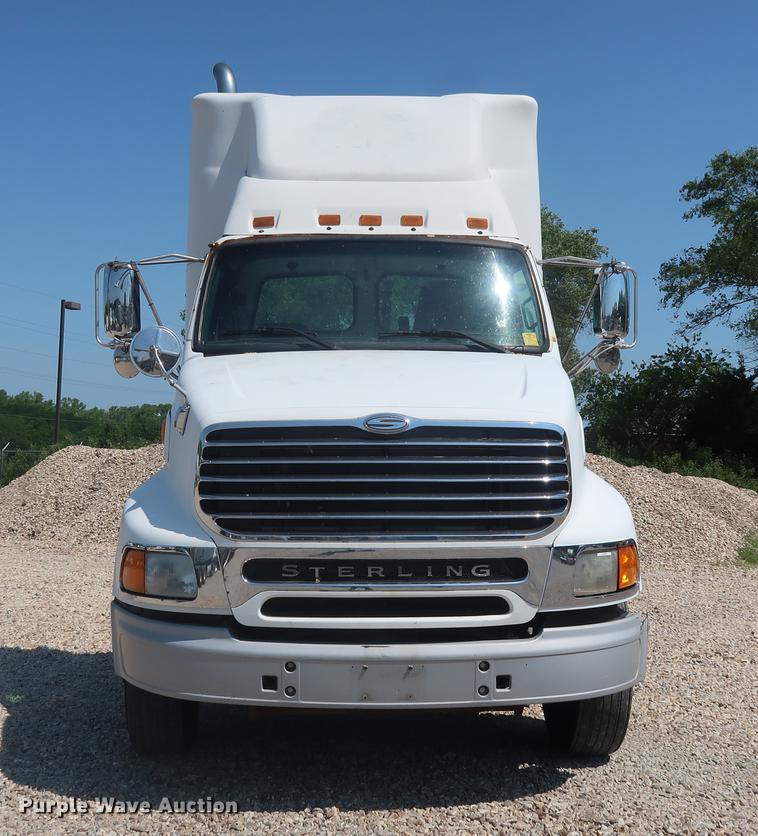 image for item EP9438 2005 Sterling AT9500 semi truck