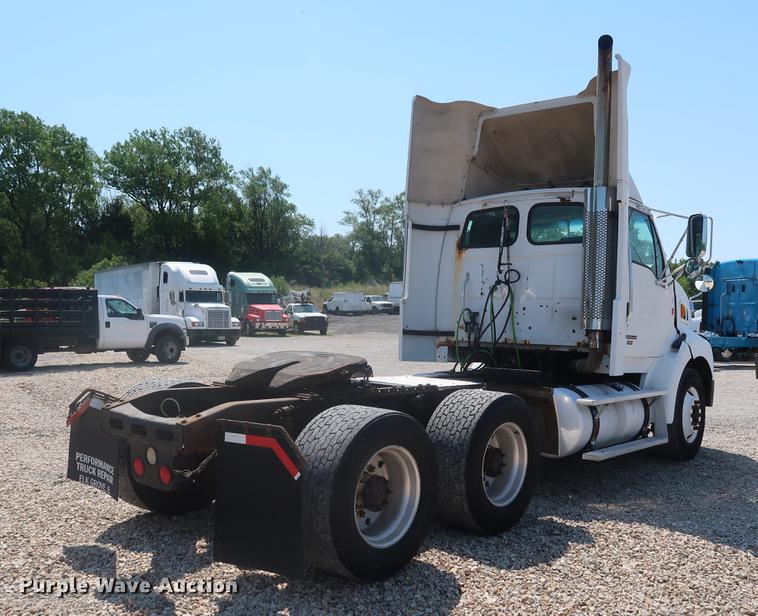 image for item EP9438 2005 Sterling AT9500 semi truck