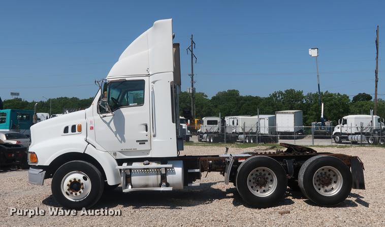 image for item EP9438 2005 Sterling AT9500 semi truck