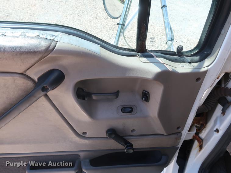 image for item EP9438 2005 Sterling AT9500 semi truck