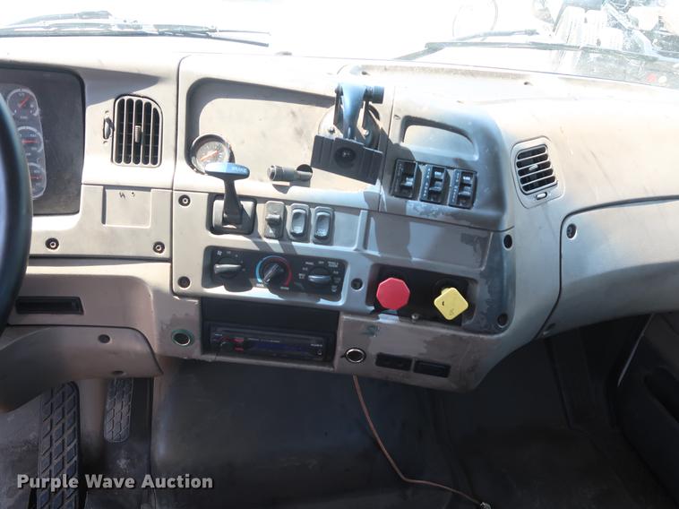 image for item EP9438 2005 Sterling AT9500 semi truck