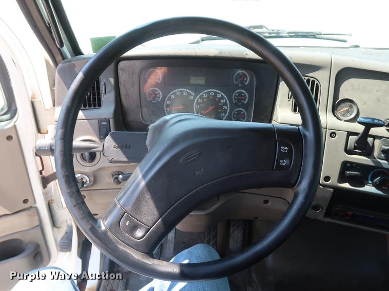 image for item EP9438 2005 Sterling AT9500 semi truck