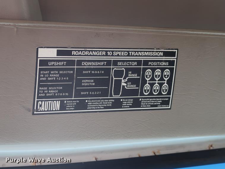 image for item EP9438 2005 Sterling AT9500 semi truck