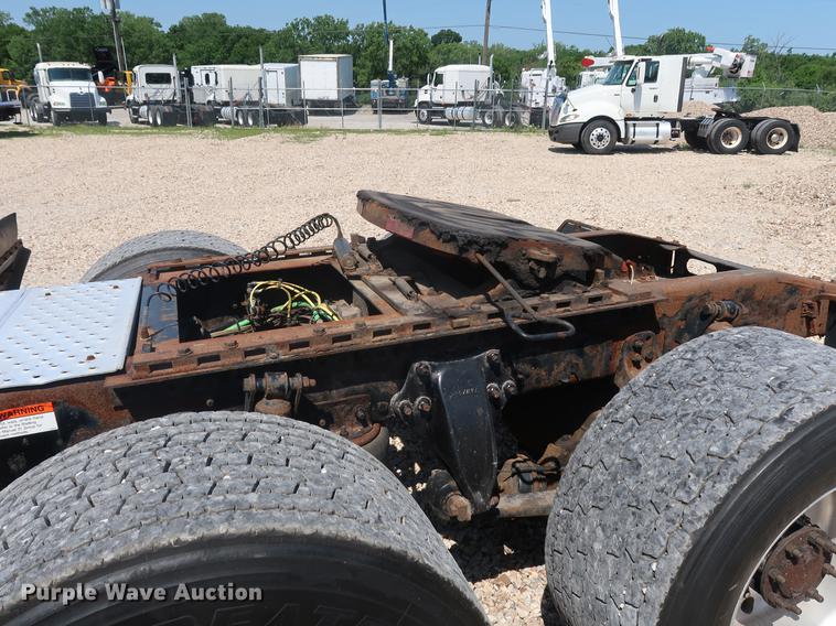 image for item EP9438 2005 Sterling AT9500 semi truck