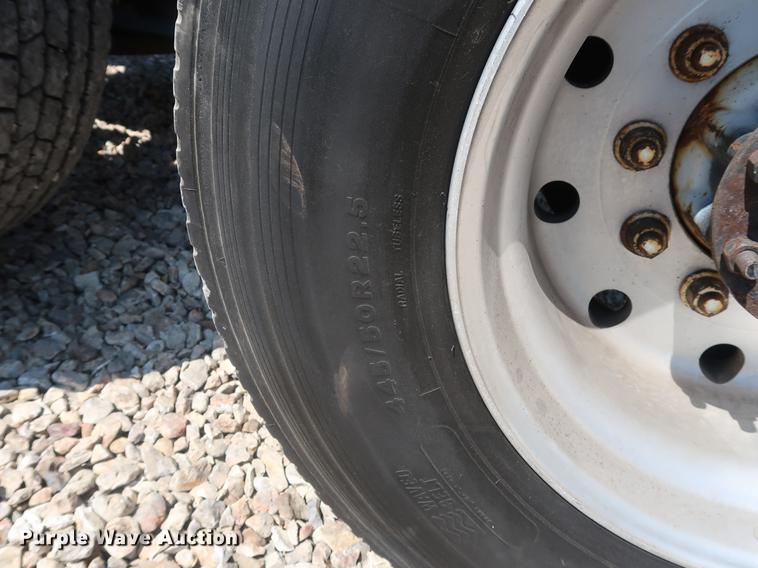 image for item EP9438 2005 Sterling AT9500 semi truck