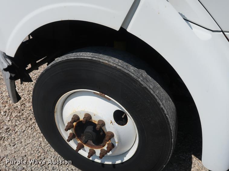 image for item EP9438 2005 Sterling AT9500 semi truck