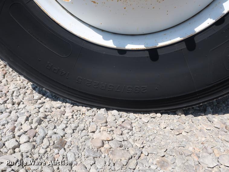 image for item EP9438 2005 Sterling AT9500 semi truck