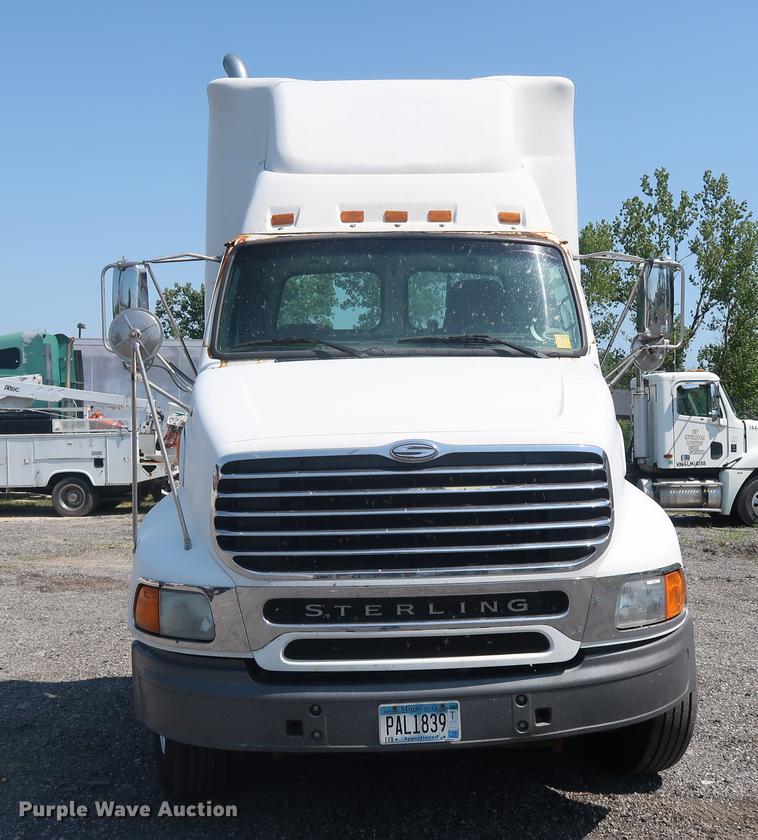 image for item EP9439 2005 Sterling AT9500 semi truck
