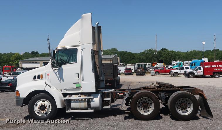 image for item EP9439 2005 Sterling AT9500 semi truck