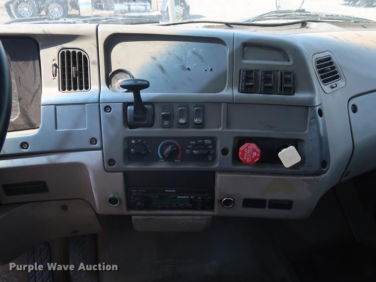 image for item EP9439 2005 Sterling AT9500 semi truck