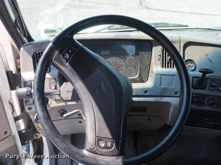 image for item EP9439 2005 Sterling AT9500 semi truck