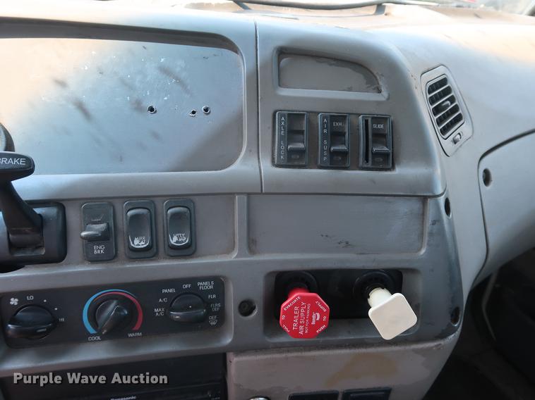 image for item EP9439 2005 Sterling AT9500 semi truck