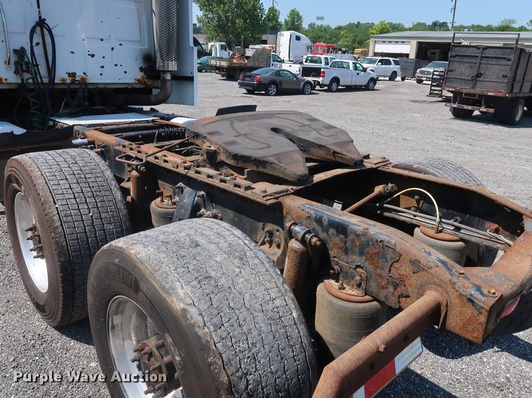 image for item EP9439 2005 Sterling AT9500 semi truck