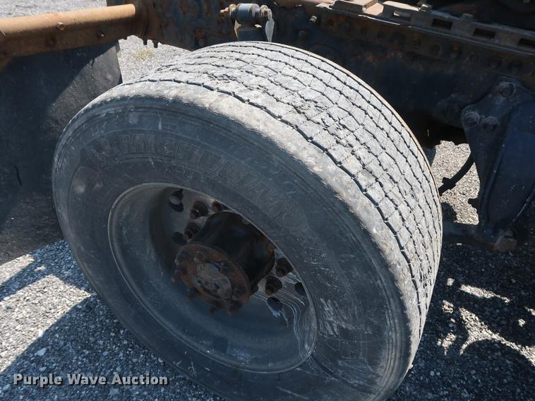 image for item EP9439 2005 Sterling AT9500 semi truck