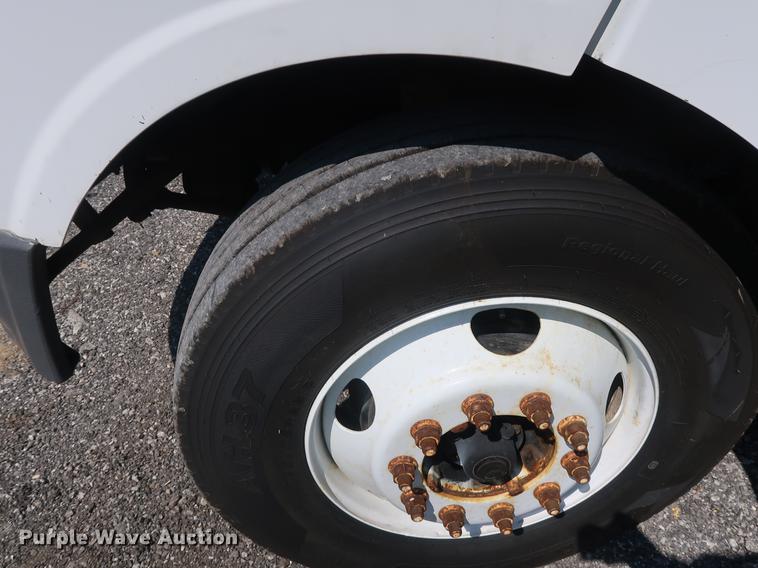 image for item EP9439 2005 Sterling AT9500 semi truck